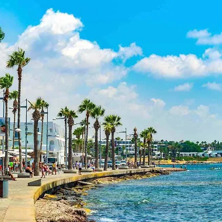 Semesterbostad Blue Horizon Two-storey House Just 400 M From The Paphos