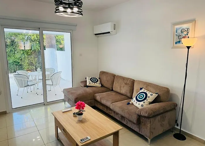 別荘 Blue Horizon Two-storey House Just 400 M From The