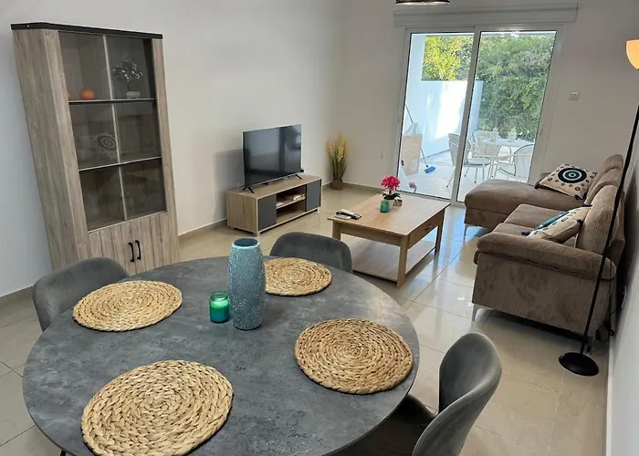 Blue Horizon Two-storey House Just 400 M From The Сasa de vacaciones