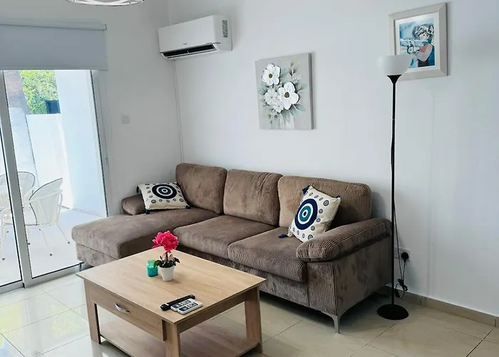 Blue Horizon Two-storey House Just 400 M From The Сasa de vacaciones Paphos